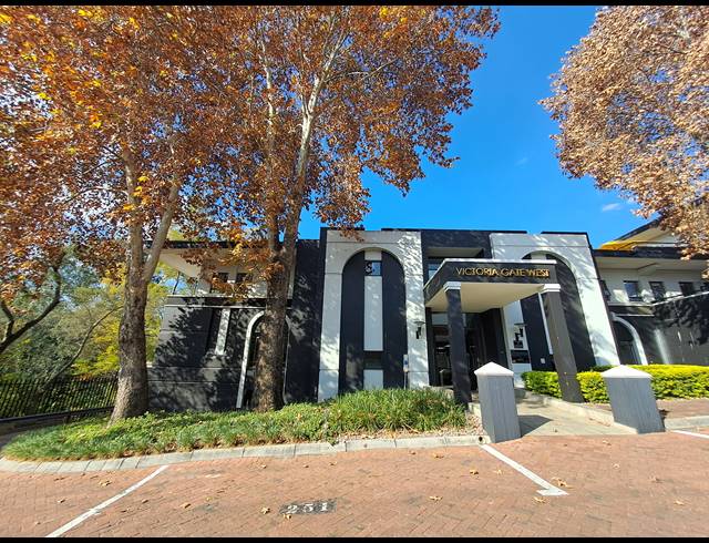 137M² OFFICE TO LET IN HYDE PARK
